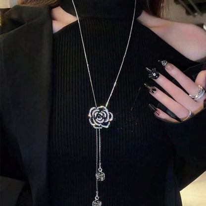 Fyla | Collar con Colgante de Flor
