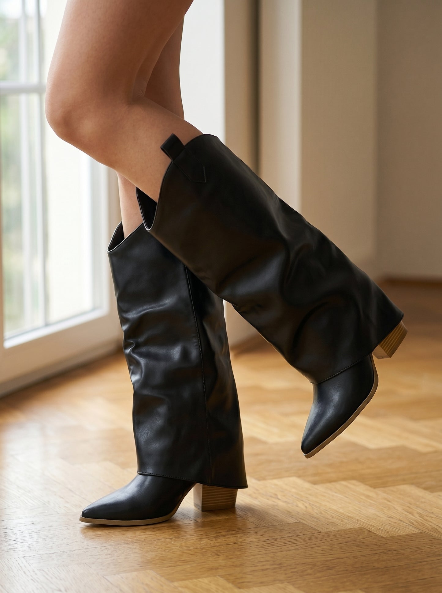 Élan Heeled Boot